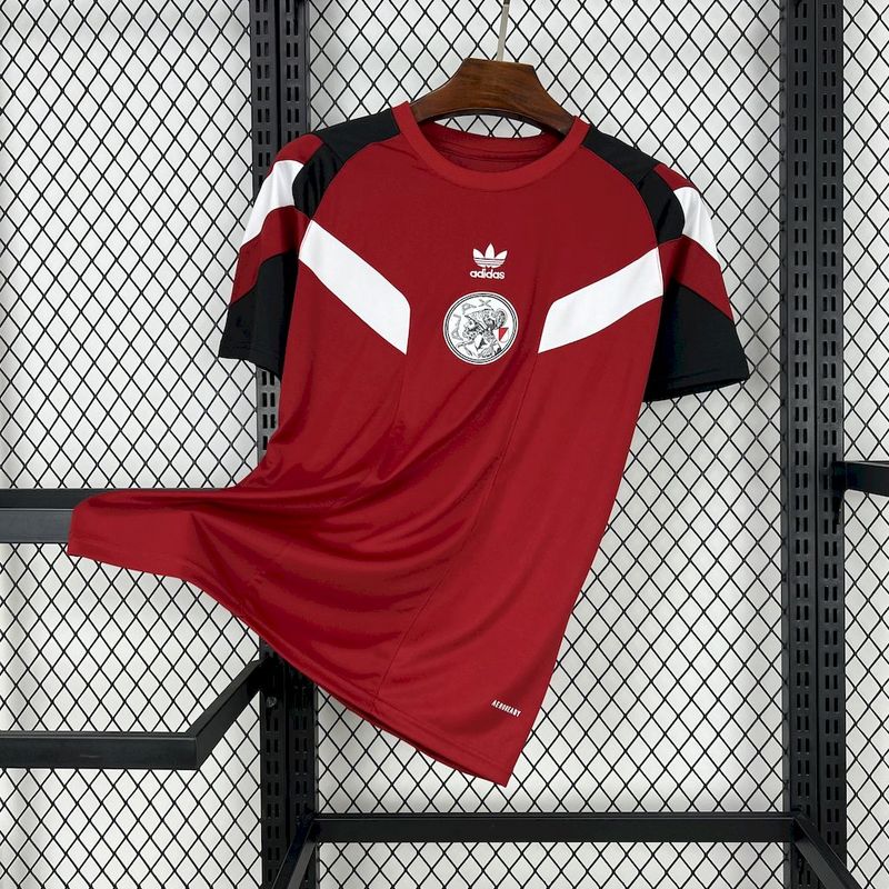 Camiseta roja de edición especial del Ajax 