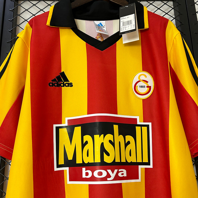 Camiseta retro local del Galatasaray 1999/2000