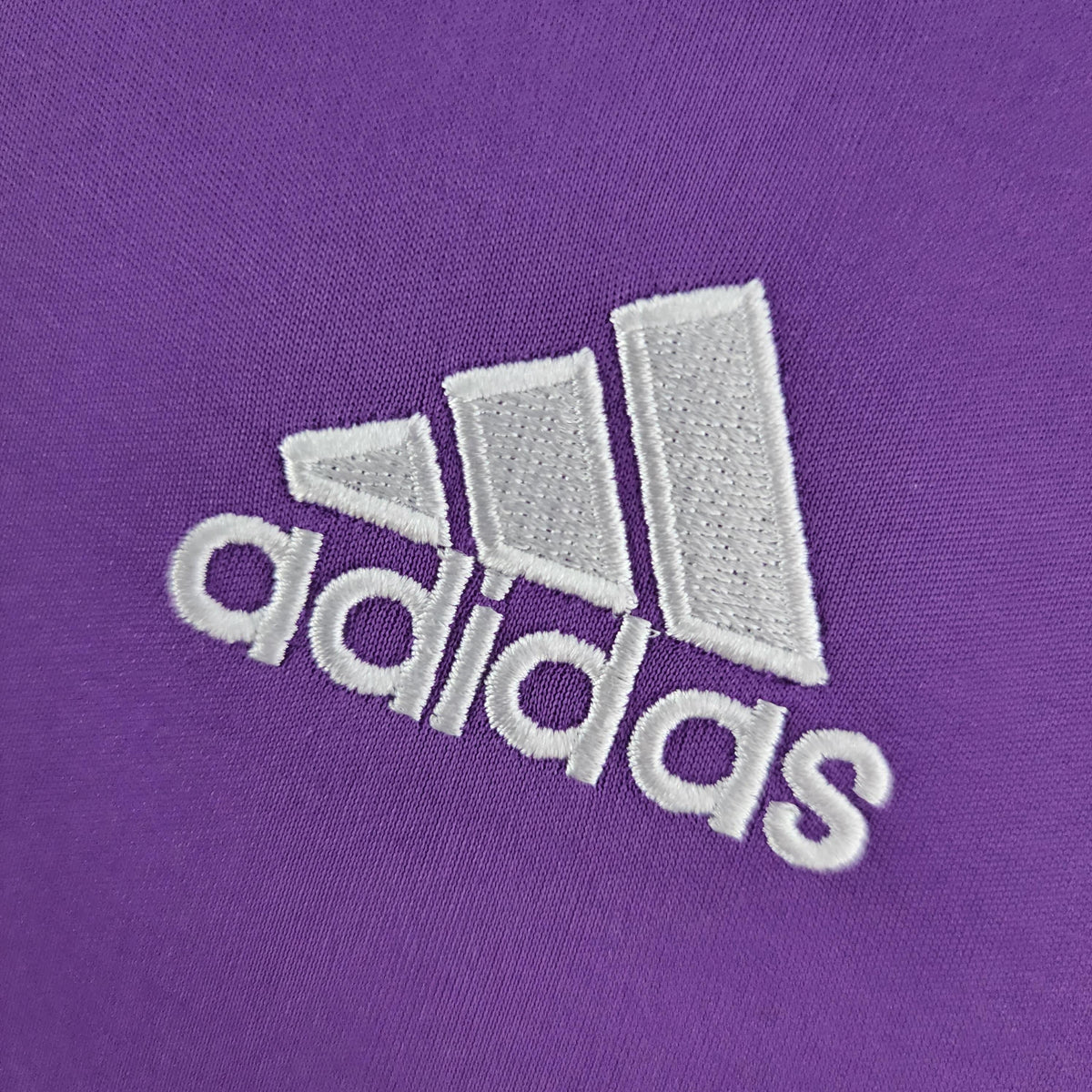 Camiseta retro de visitante del Real Madrid 2016/2017