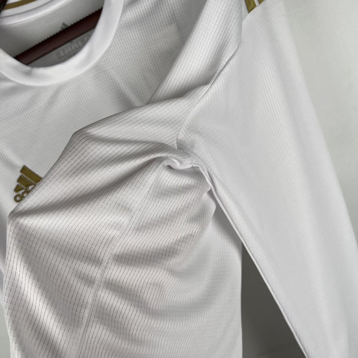 Camiseta retro local del Real Madrid 2019/2020 - Manga larga