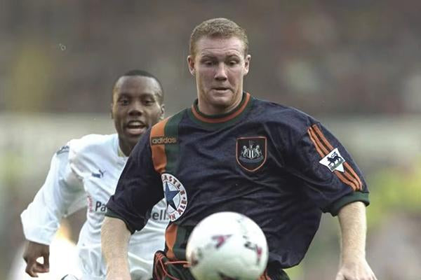 Camiseta retro de visitante del Newcastle 1997/1998