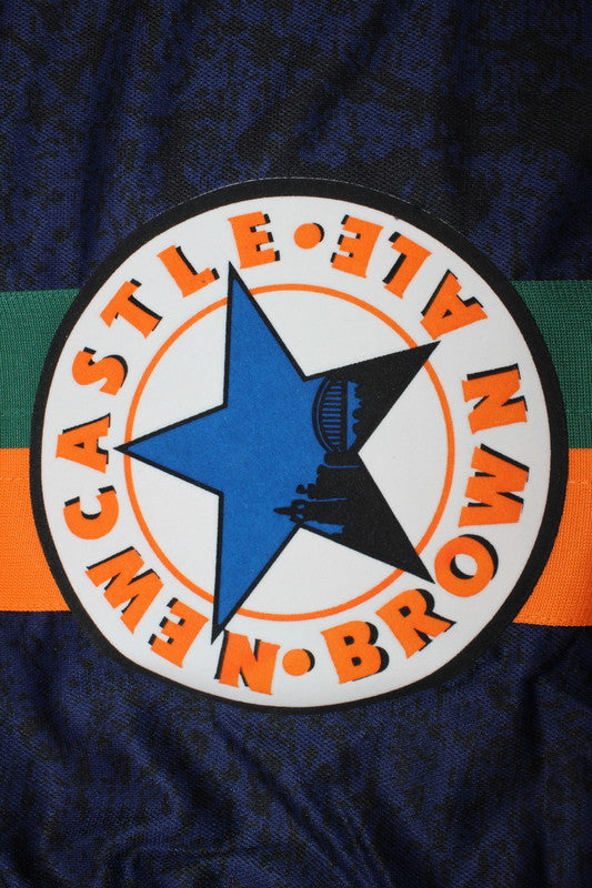 Camiseta retro de visitante del Newcastle 1997/1998