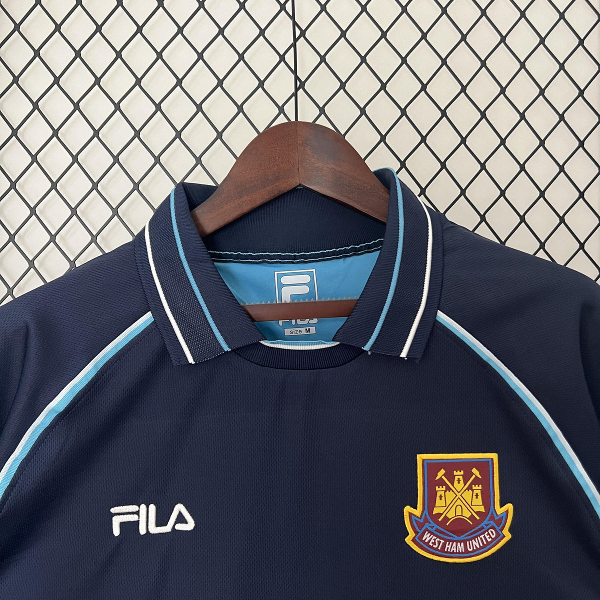 Camiseta retro de tercera equipación del West Ham United 1999/2001