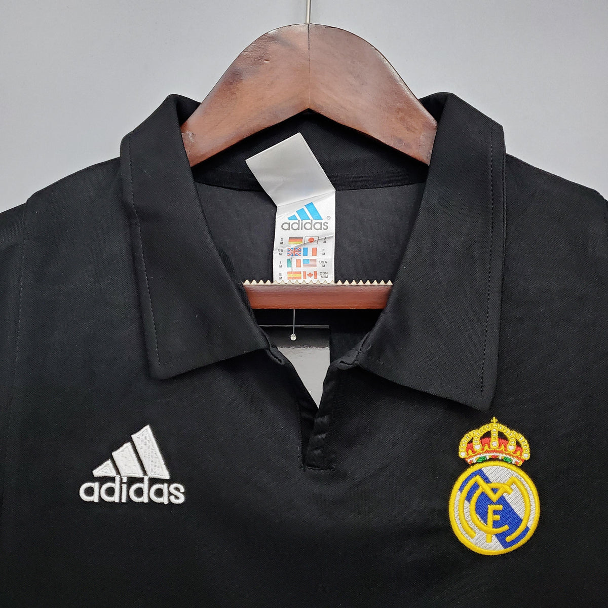 Camiseta retro de visitante del Real Madrid de la Champions League 2002/2003