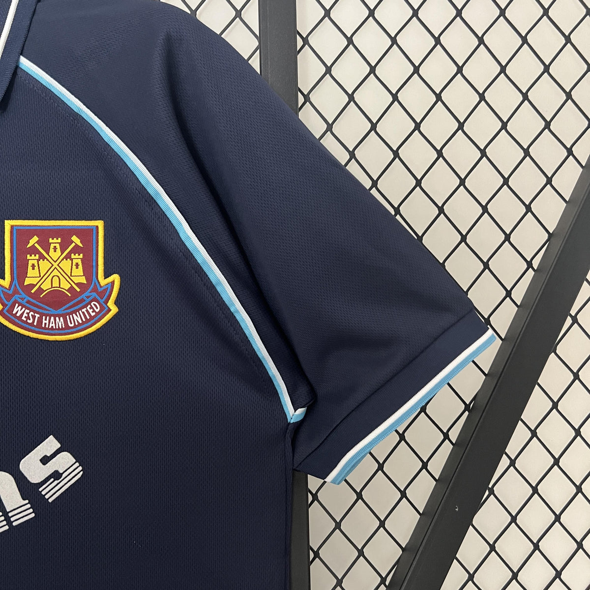 Camiseta retro de tercera equipación del West Ham United 1999/2001