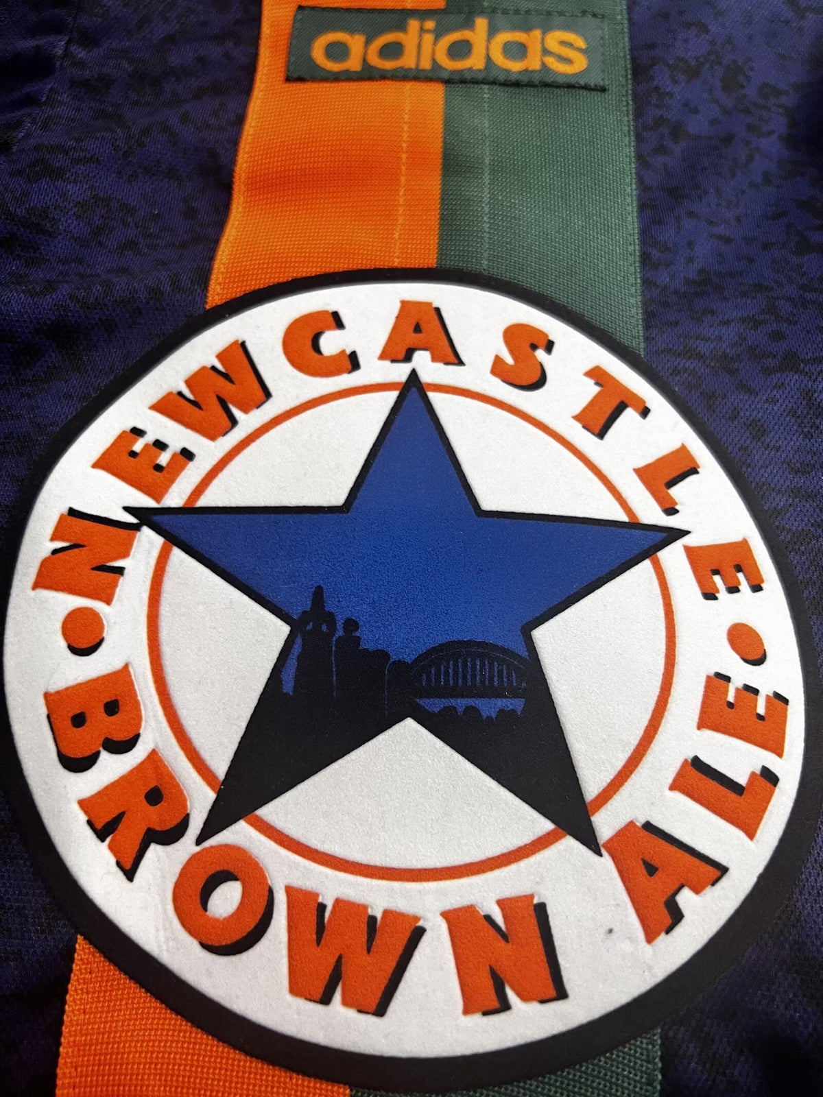 Camiseta retro de visitante del Newcastle 1997/1998