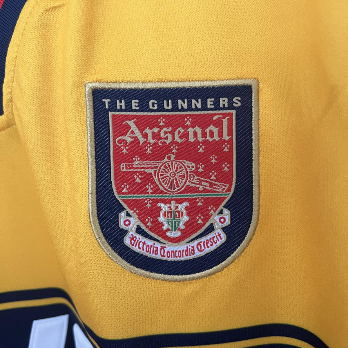 Camiseta retro visitante del Arsenal 1997/99