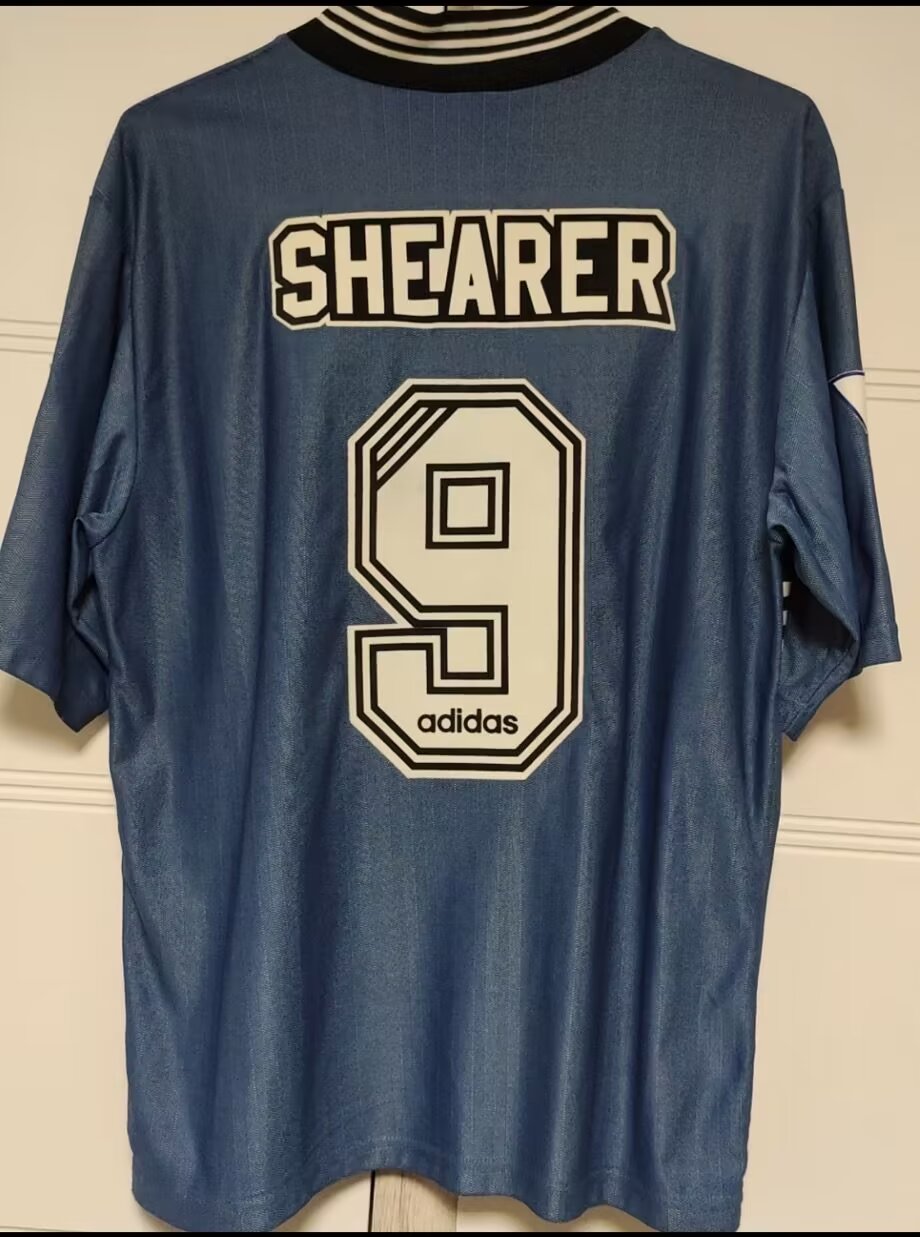 Camiseta retro de visitante del Newcastle 1995/1996
