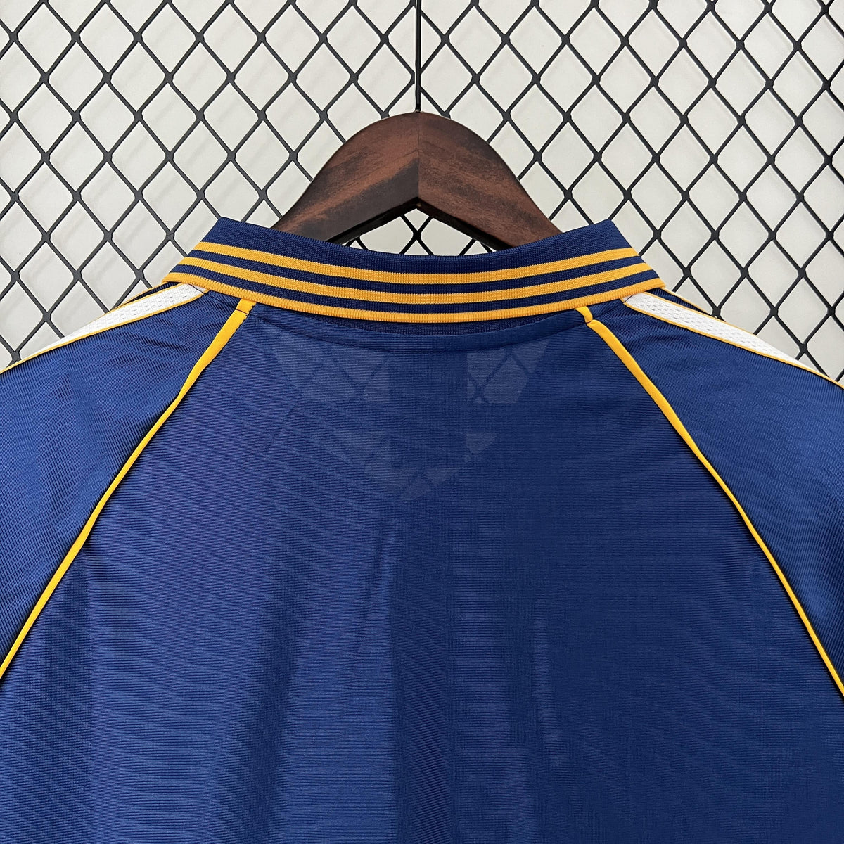 Camiseta retro de la tercera equipación del Real Madrid 1998/1999