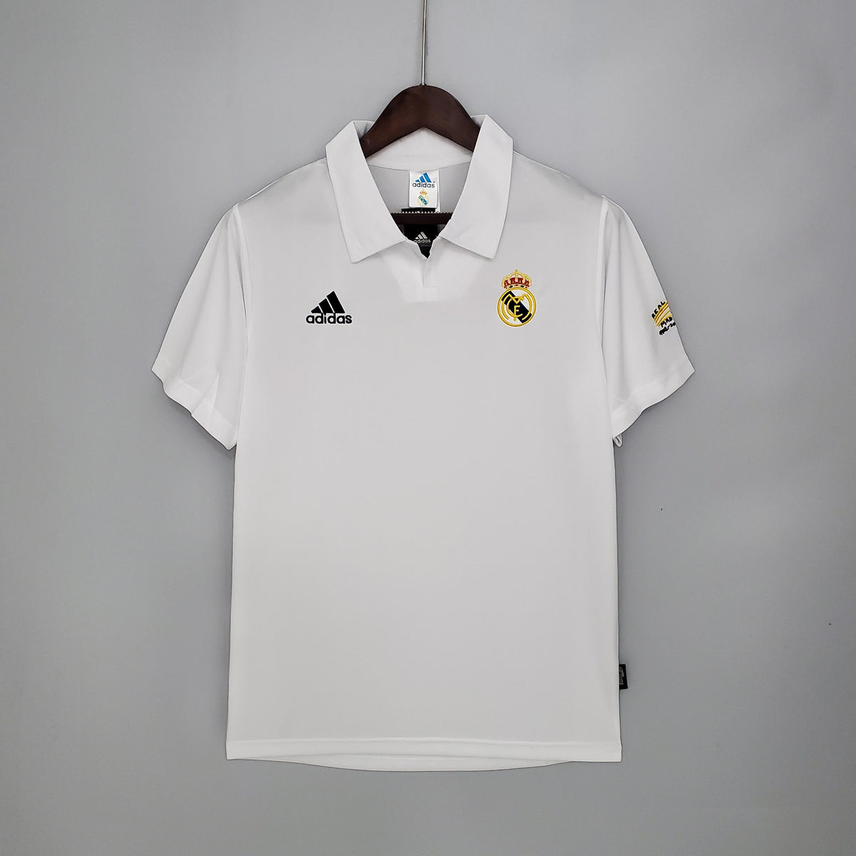 Camiseta retro de local de la Champions League del Real Madrid 2002/2003