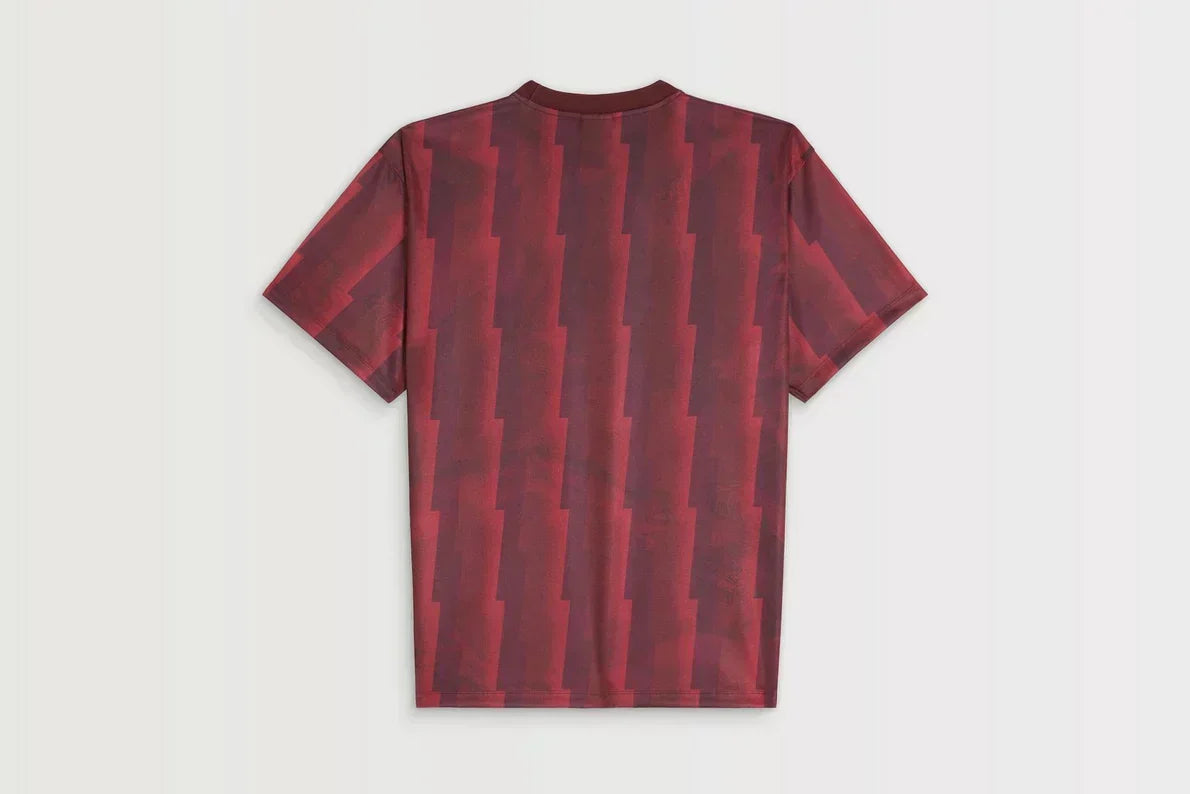 Camiseta del Arsenal x Aries Bolt