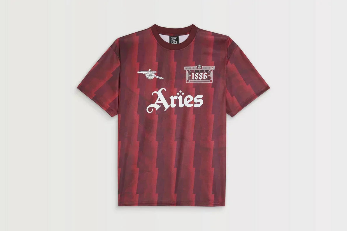 Camiseta del Arsenal x Aries Bolt